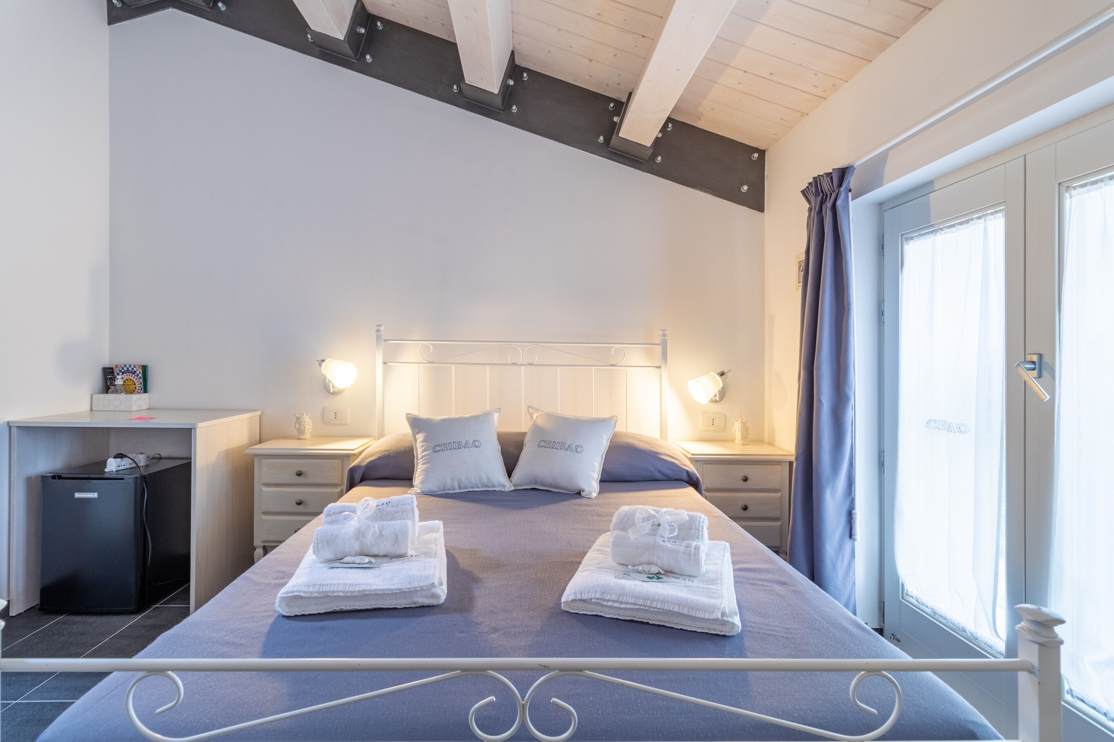 5 多间卧室、免费 WiFi、床单