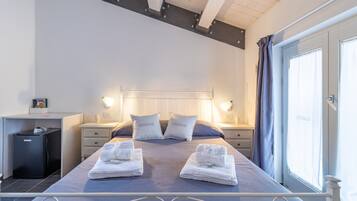 5 quartos, Wi-Fi de cortesia, roupa de cama