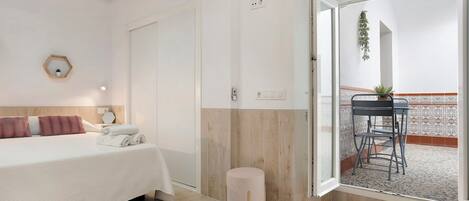 1 bedroom, free WiFi, bed sheets