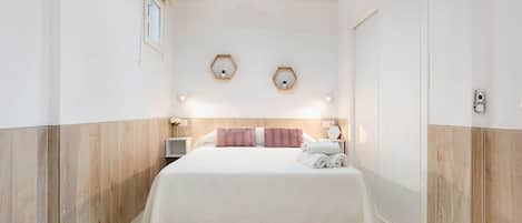 1 bedroom, free WiFi, bed sheets