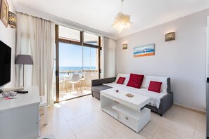 TV - 'Stunning Marina View Apartment' with Wi-Fi (Fuengirola)