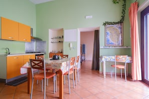 Dining - Holiday Home 'I Colori di Civico 19' with Terraces & Wi-Fi (Galatina)