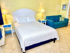 1 bedroom, internet, bed sheets - Pet-friendly, Pool - 3 Blocks to Beach! Unit 110 (Atlantic Beach)