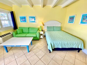 1 bedroom, internet, bed sheets - Pool, 3 Blocks to Beach, Centrally Located! Unit 202 (Atlantic Beach)