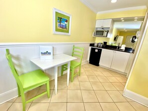Dining - Pet-friendly - Pool - 3 Blocks to Beach! Unit 303 (Atlantic Beach)