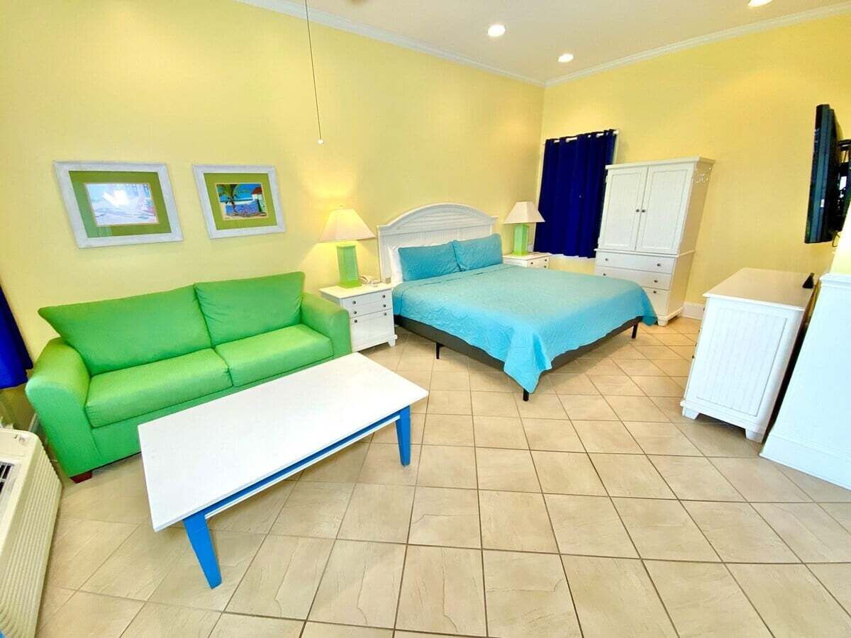 WiFi (free), bed sheets