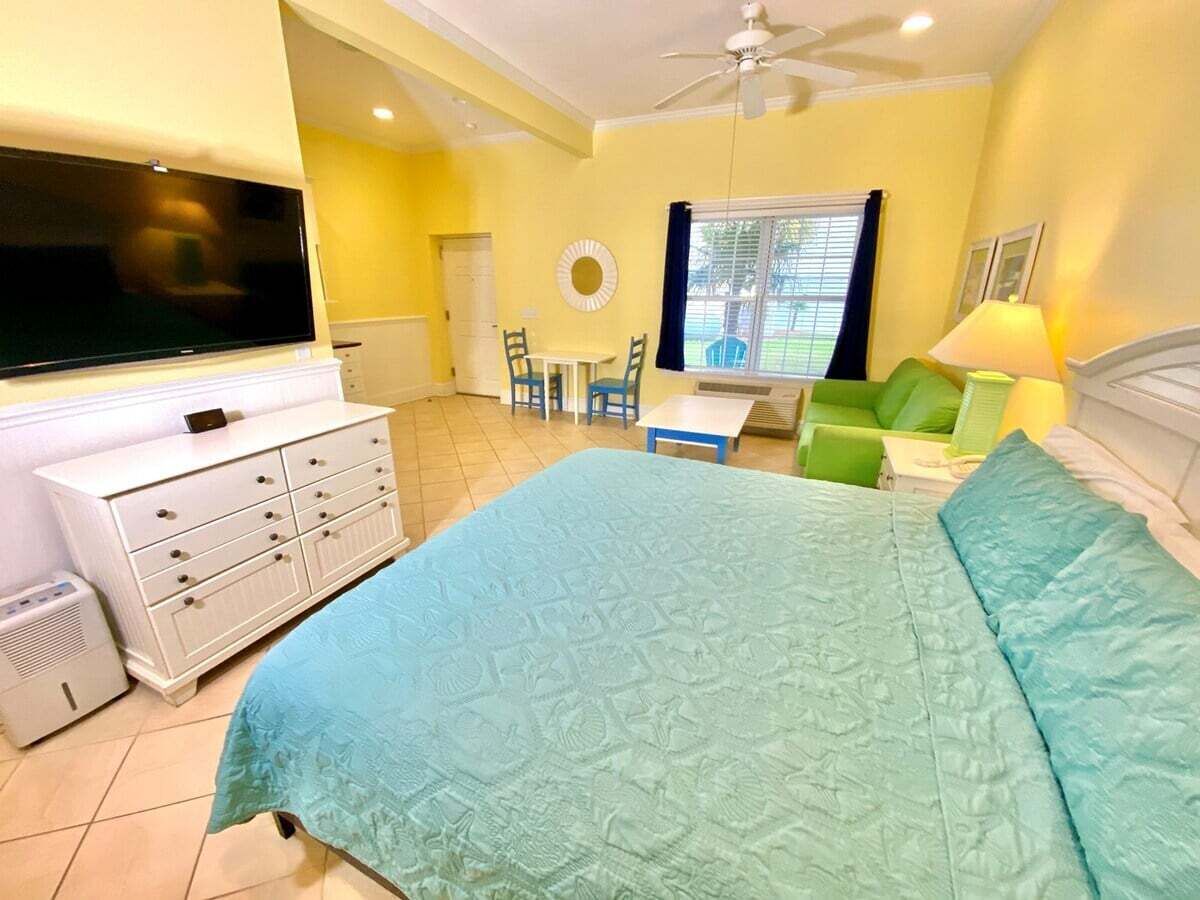 WiFi (free), bed sheets