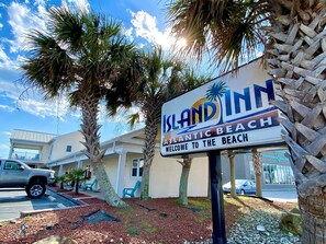 Property grounds - Pet-friendly, Pool, 3 Blocks to Beach! Unit 503 (Atlantic Beach)