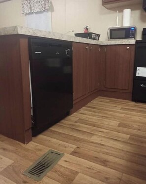 Refrigerador, microondas, horno y lavavajillas 