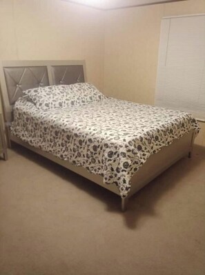 3 bedrooms, iron/ironing board, free WiFi, bed sheets - THE HOUSE OF PHARR (Pharr)