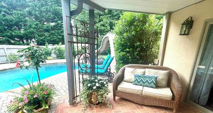 2 BR Hidden Gem with Lake Access, Pool & Hot Tub 15 Min from Lanier Islands