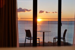 Deluxe-Studiosuite, Meerblick | Verdunkelungsvorhänge, kostenloses WLAN, Bettwäsche