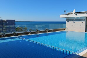 Piscina a l'aire lliure de temporada