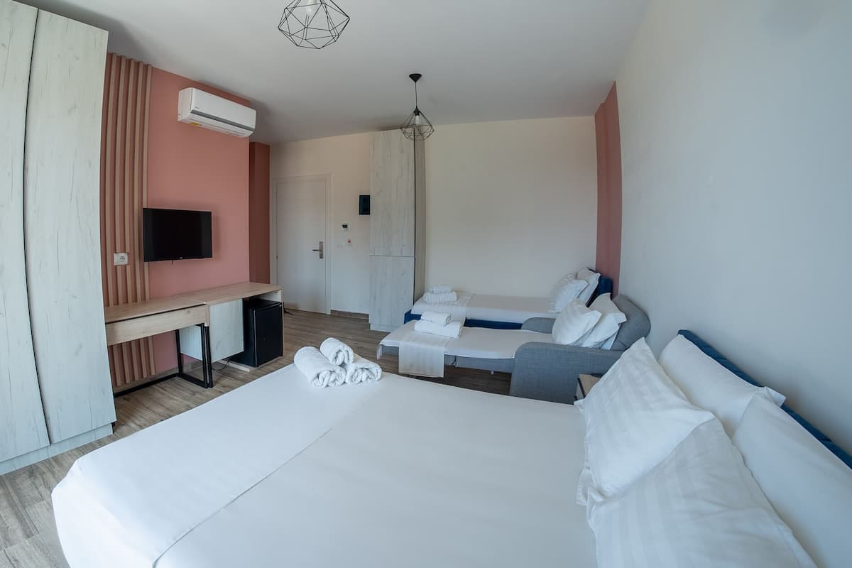 Blackout curtains, free WiFi, bed sheets