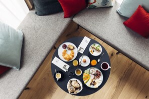 Daily buffet breakfast for a fee
