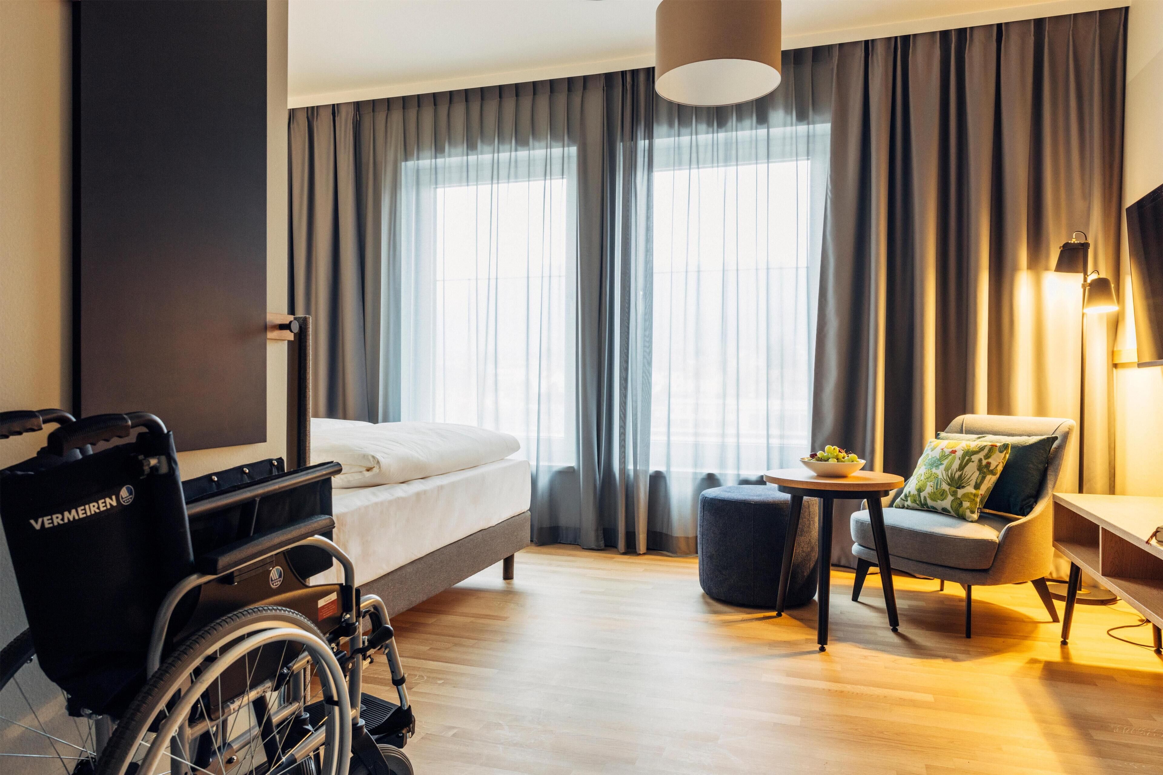 Ropa de cama de alta calidad, caja fuerte, escritorio y wifi gratis