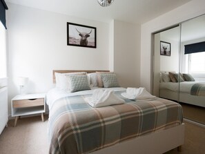3 habitaciones, tabla de planchar con plancha y wifi gratis 