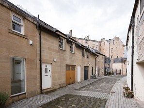 Exterior - Beautiful Unique 3Bed Mews Cottage House - Pass the Keys (Glasgow)