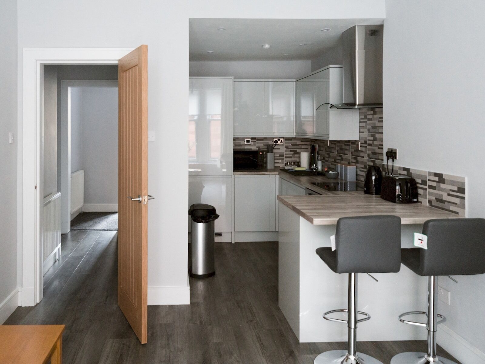 Fridge, microwave, dishwasher, toaster