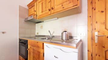 Comfort Condo | Private kitchen