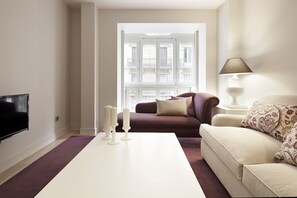 TV - Easo Suite 1 by FeelFree Rentals (San Sebastian)