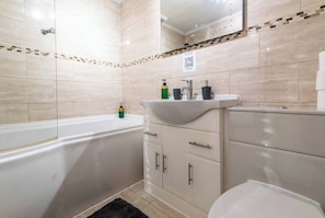 Apartment | Bathroom