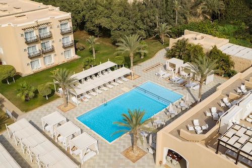 JAZ Neo Almazino, Almaza Bay