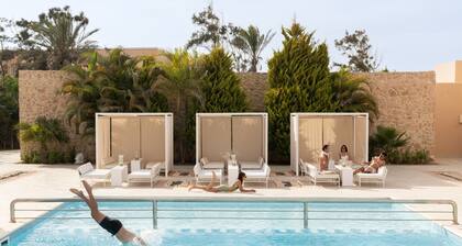 JAZ Neo Almazino, Almaza Bay