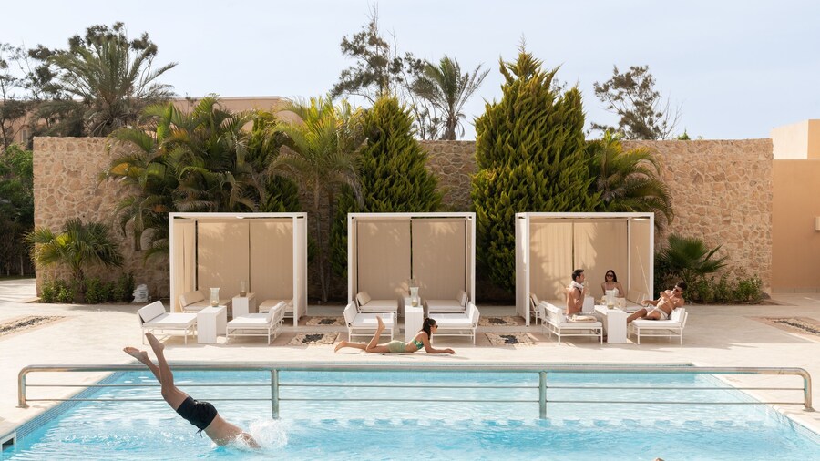 JAZ Neo Almazino, Almaza Bay