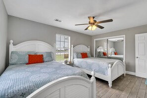 3 makuuhuonetta, silitysrauta/-lauta, ilmainen Wi-Fi, vuodevaatteet