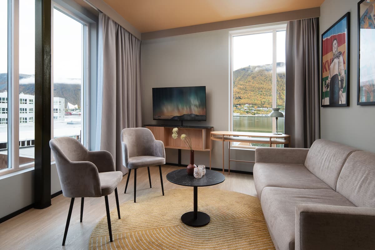 Apartment, 2 Bedrooms, Sea View | Living room | 50-inch flat-screen TV with digital channels