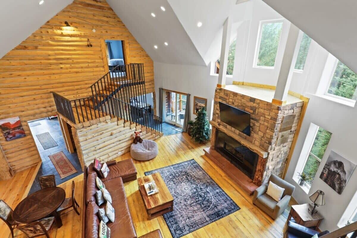 TV, fireplace, offices