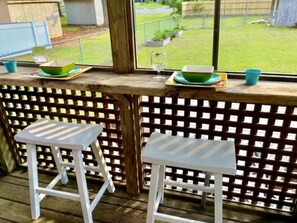 تناول الطعام بالخارج