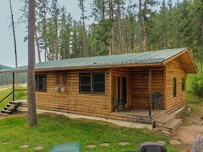 Birch | Terrace/patio - Timber Haven Cabins (Hill City)
