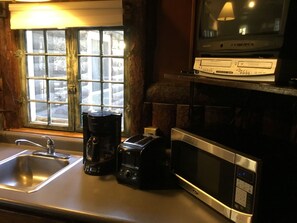 Cabin #5 | Private kitchen