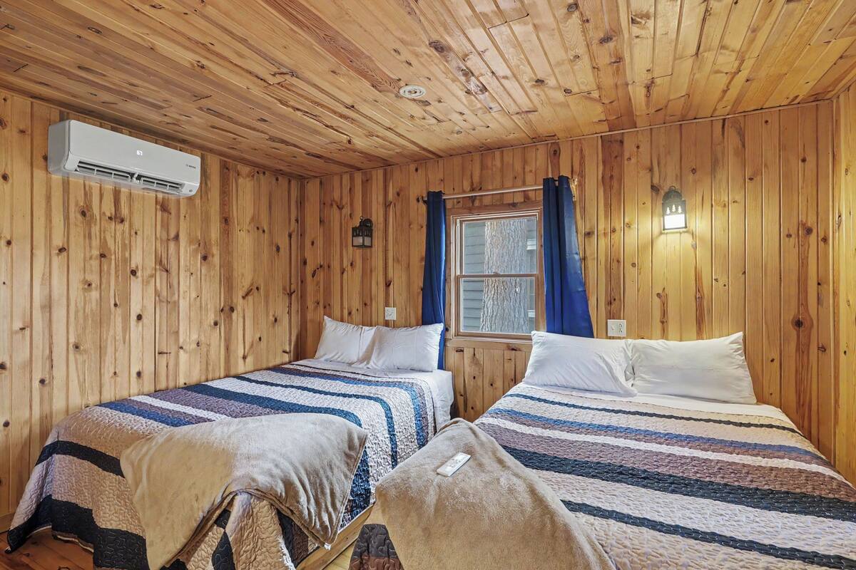 #3 Pines Cabin