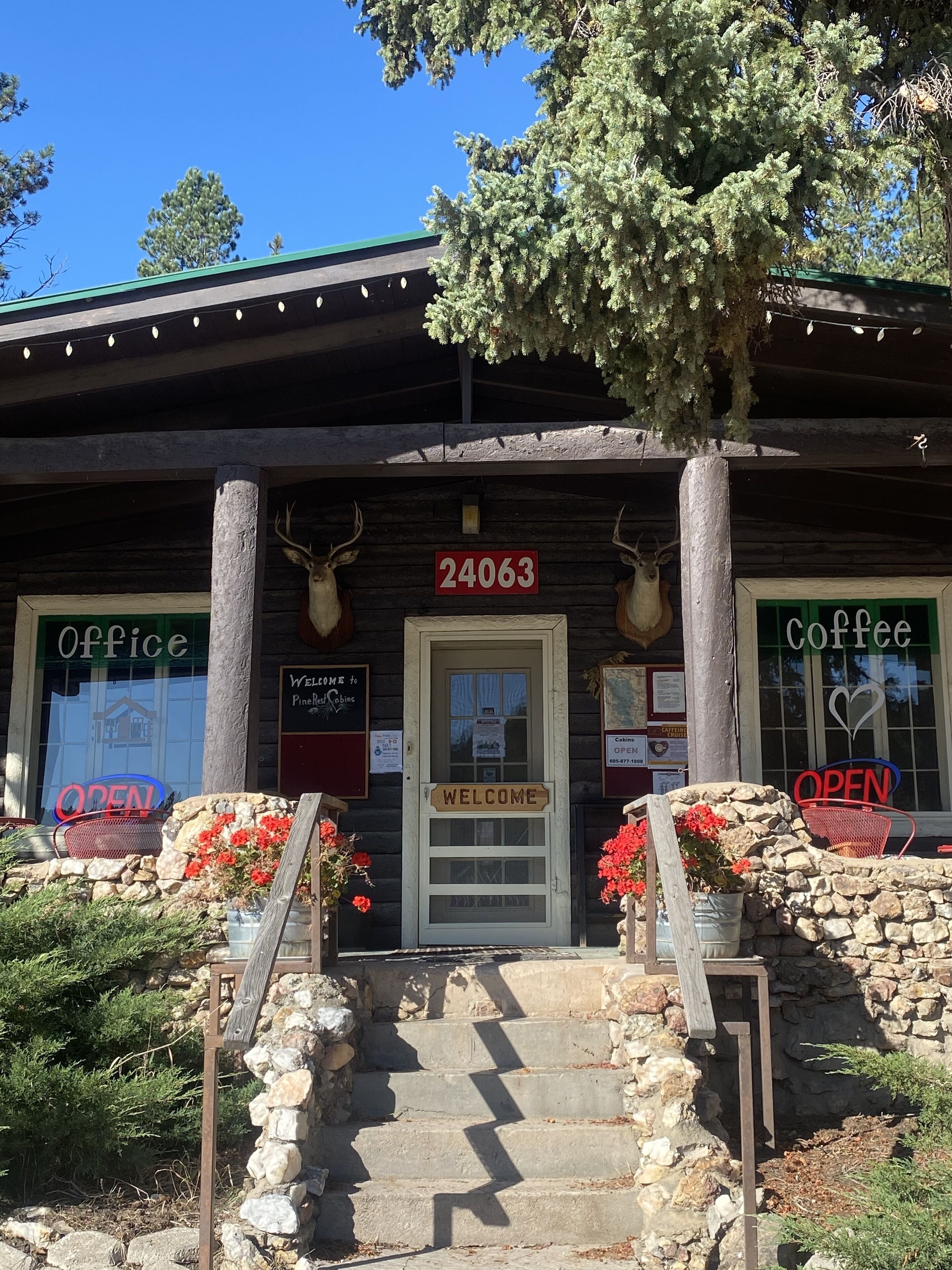 Vista frontal de la propiedad