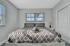 2 chambres, fer et planche à repasser, lit parapluie, Wi-Fi gratuit