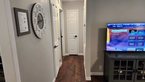 Bedroom TVs. 5 Min to Cherokee Lake & C-N Univ