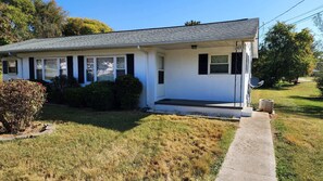 Exterior - Bedroom TVs. 5 Min to Cherokee Lake & C-N Univ (Jefferson City)