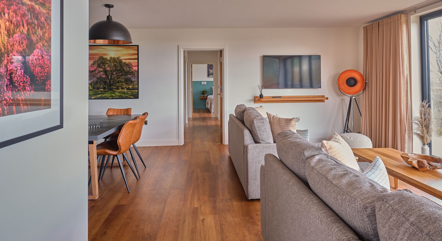 55-inch Smart TV with digital channels, TV, heated floors