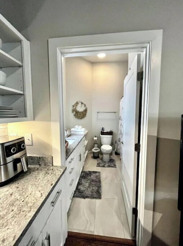 Interior - Urban Apartment in Shockoe Bottom w/FREE PARKING (Richmond)