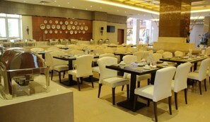 Dining - Long Tai Hotel (Wengyuan)