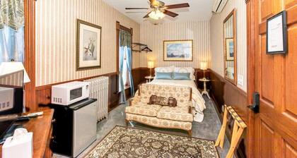 GH 7 · #7 Grant House- The Wilder Suite