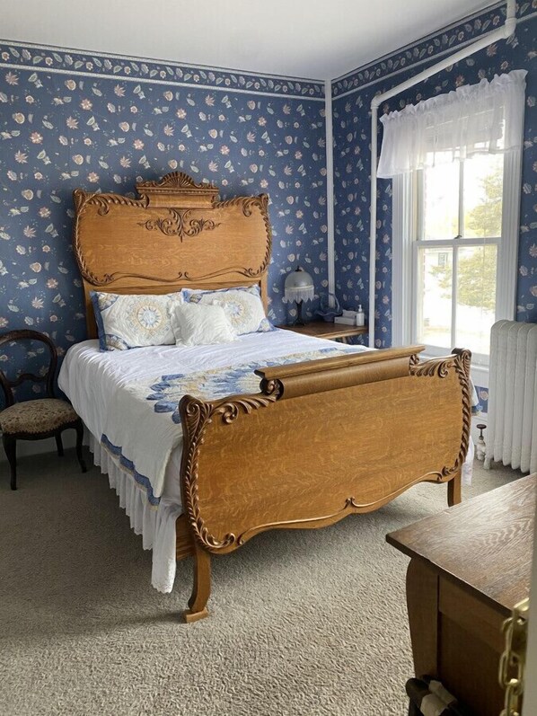 1 bedroom, iron/ironing board, free WiFi, bed sheets - AH #17 · AH # 17 Queen w/Shower (Wabasha)