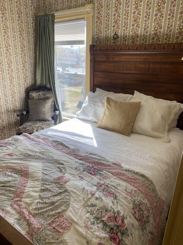 2 chambres, fer et planche à repasser, Wi-Fi gratuit, draps fournis