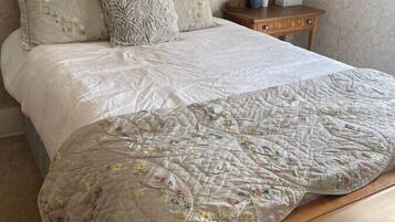 1 chambre, fer et planche à repasser, Wi-Fi gratuit, draps fournis