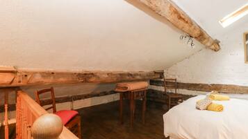 1 bedroom, individually decorated, individually furnished