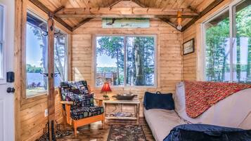 TV, fireplace, DVD player