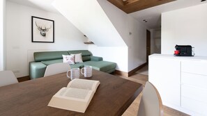 Design Apartment | Living area | 24-inch Smart TV with cable channels, TV - Italianway - Morcelli 4 (Bormio)